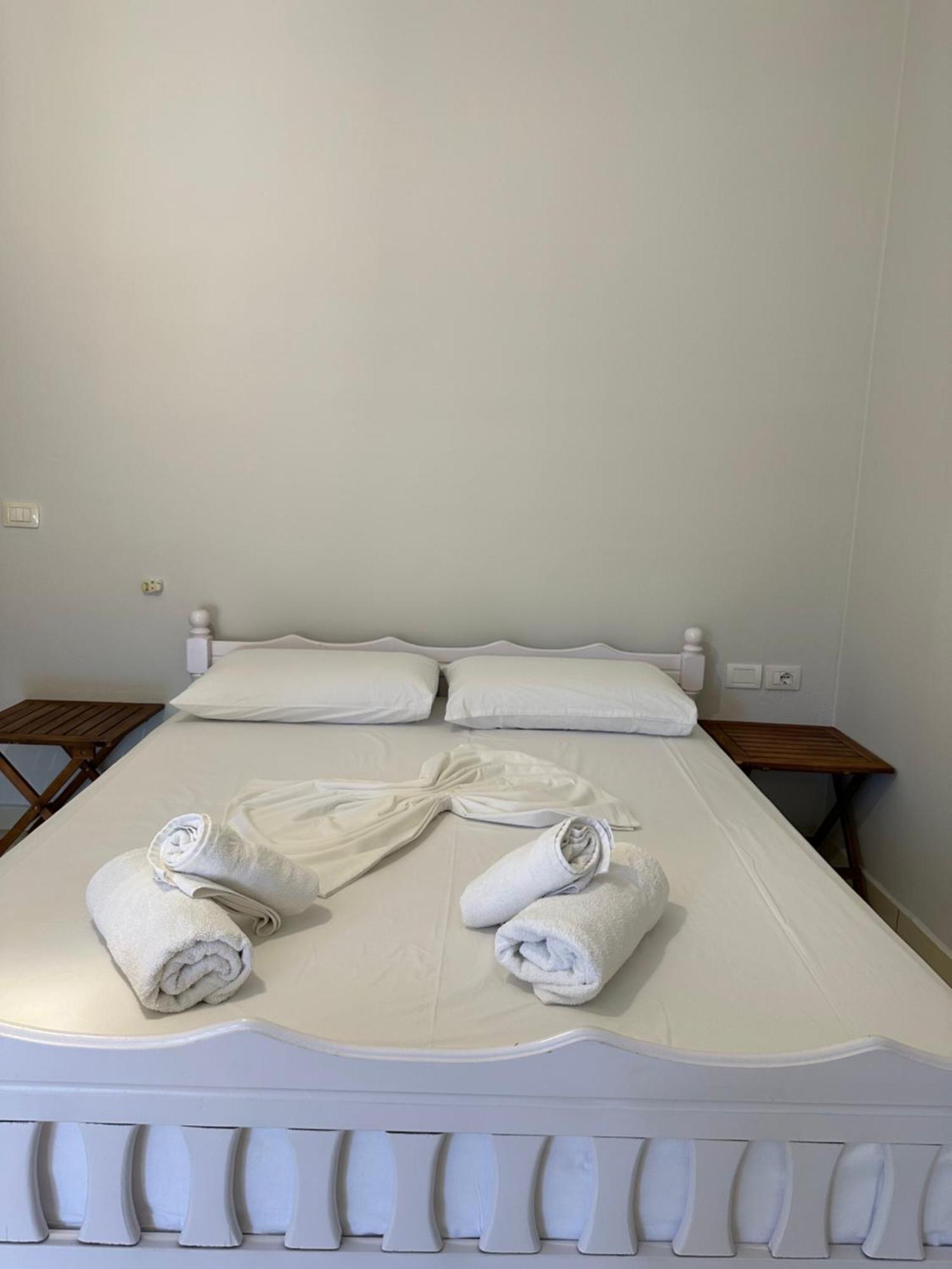 Bora Rooms Himare Buitenkant foto