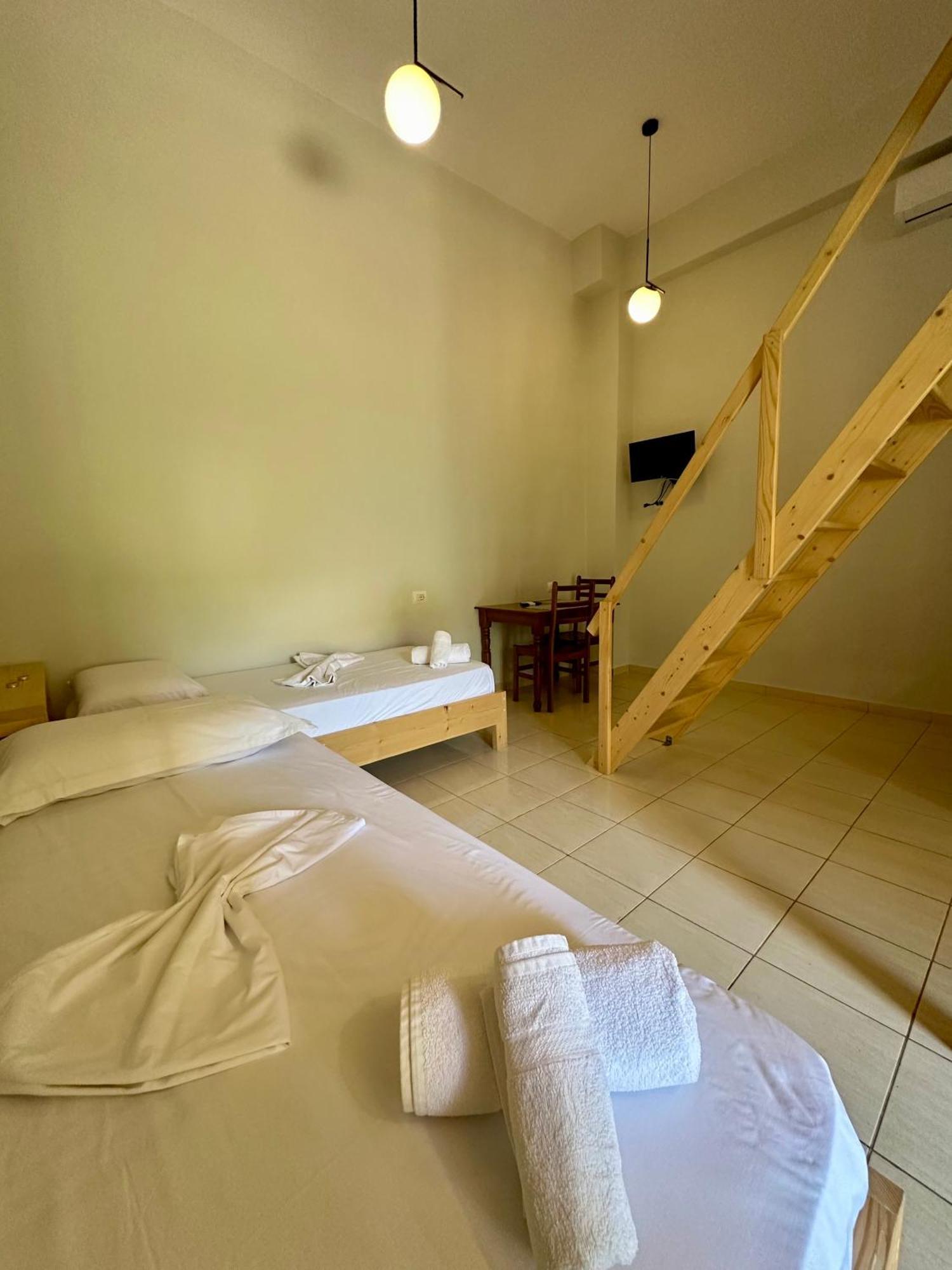 Bora Rooms Himare Buitenkant foto